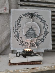 2025-10-18-wandkonsole-s-01