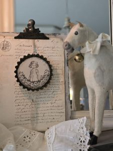 2025-12-12-vintage-holzanhaenger-s-05