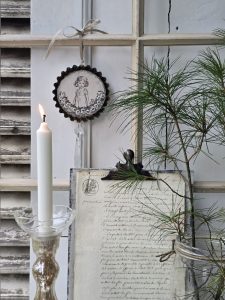 2025-12-12-vintage-holzanhaenger-s-09